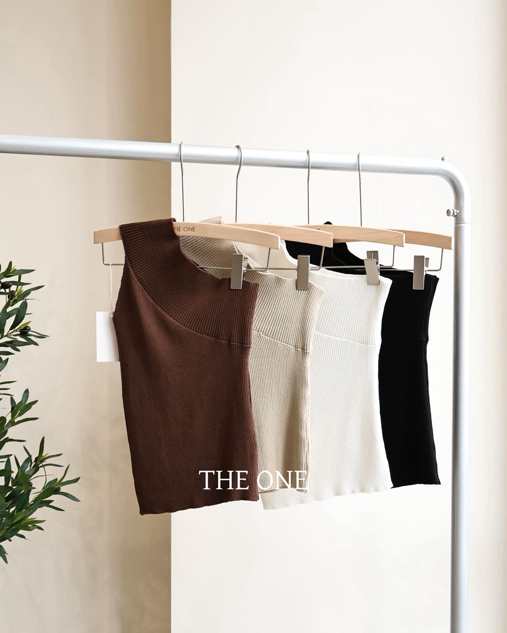 Single Shoulder Crop Top | Free Size 🧶 斜肩针织背心 | 均码
